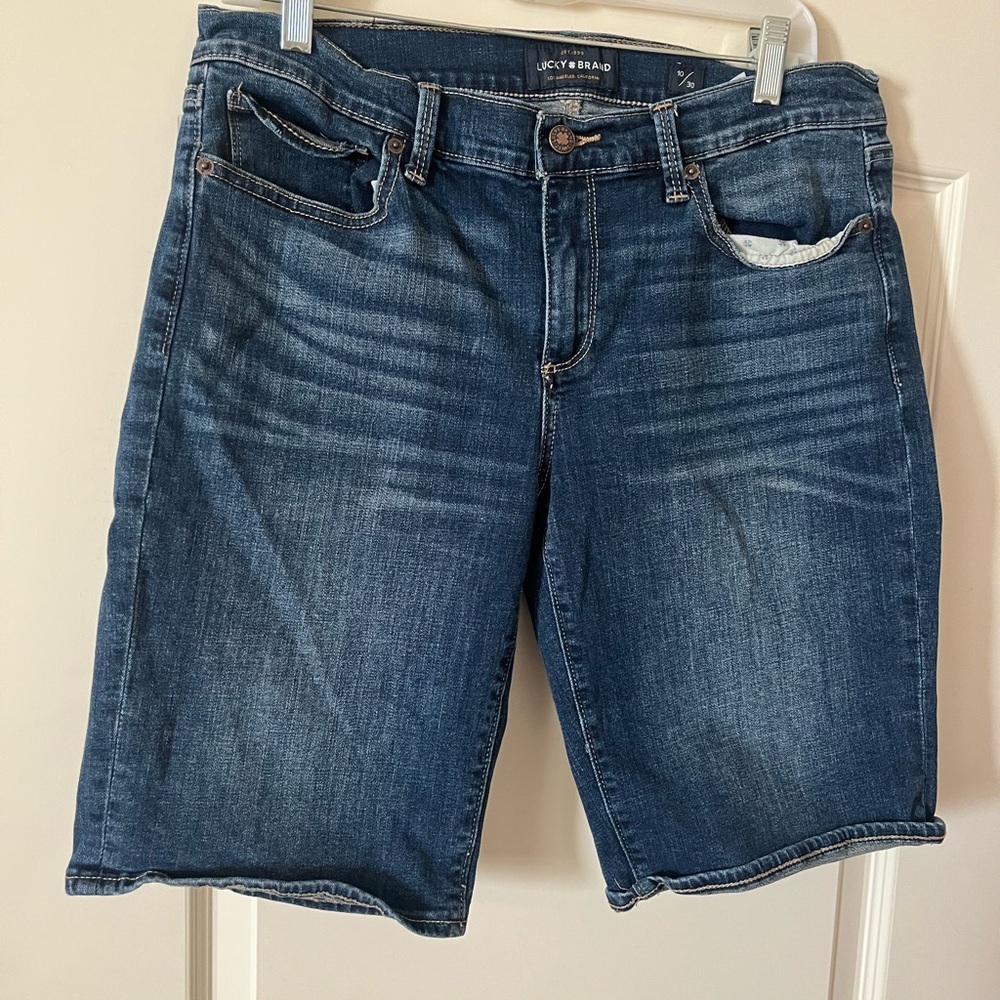 Lucky Brand Dark Blue Denim Bermuda Shorts Distressed Women’s size 10 - Picture 8 of 15